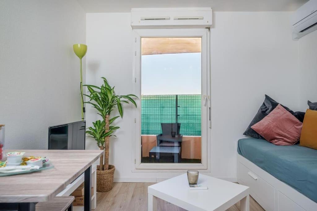 Appartement Climatise Avec Terrasse Tout Equipe A 5Min De La Gare St Charles Marseille Exterior photo